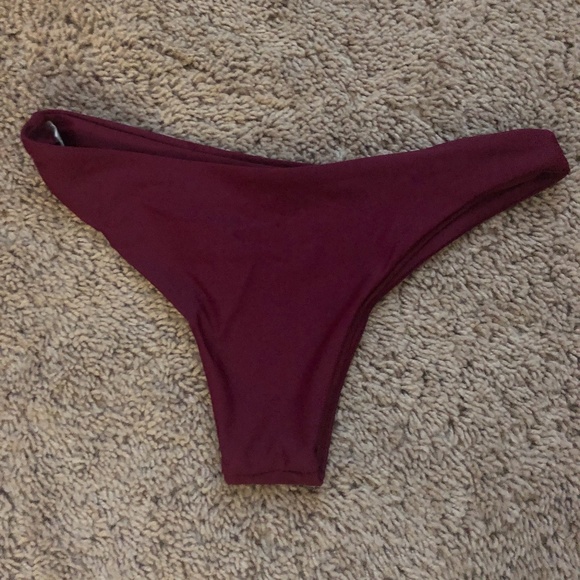 Bikini - Picture 1 of 1